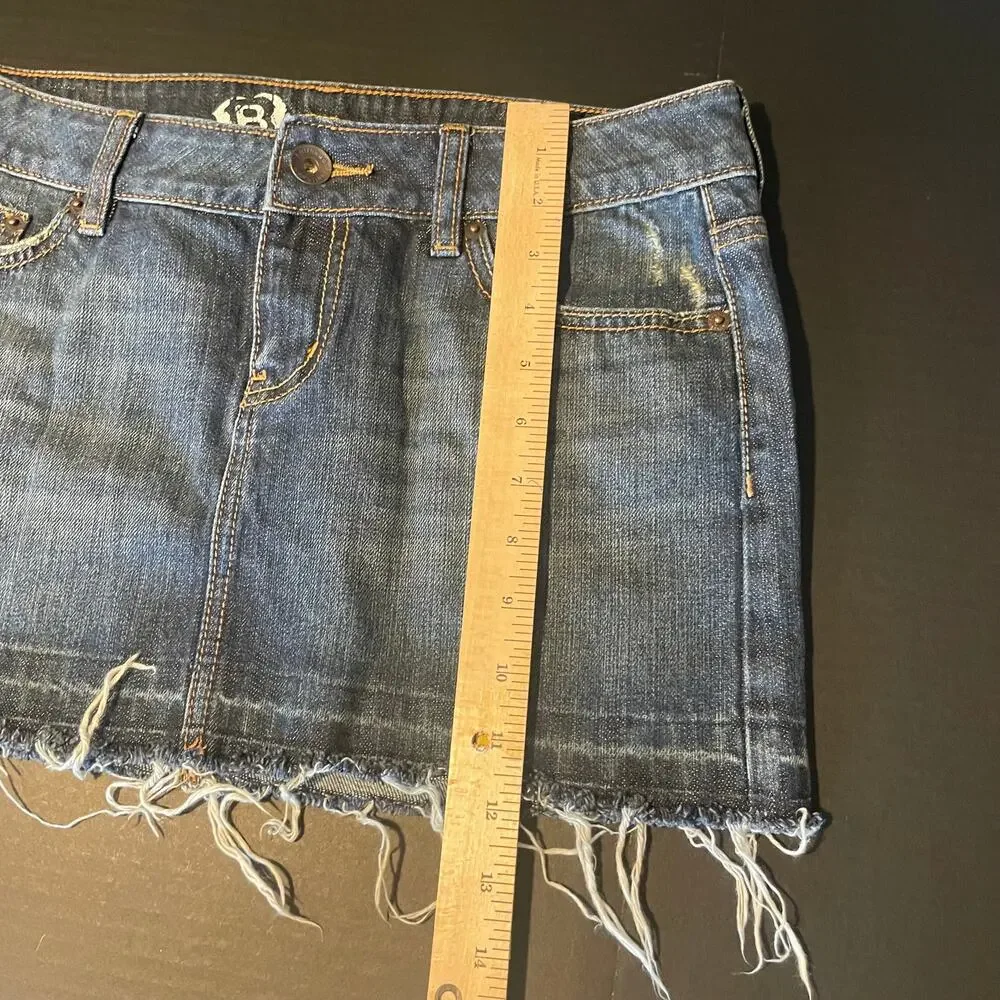 Bullhead women's denim mini skirt size 5 frayed hem jean skirt festival Y2K